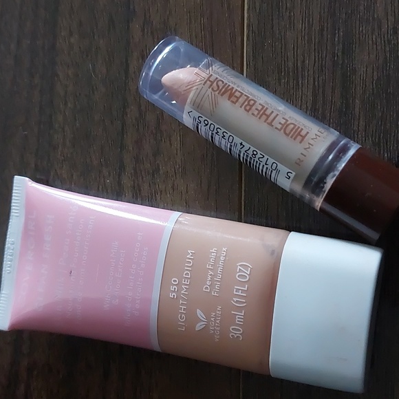 Covergirl Dewy Foundation + Rimmel Concealer - Picture 6 of 6